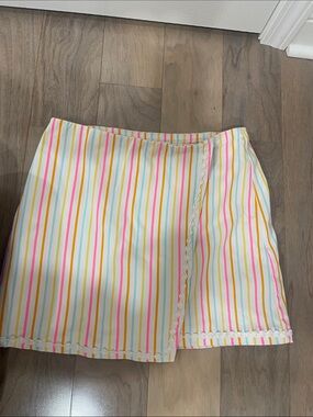 crown & ivy White Mini Skirt with Shorts underneath.Pink, Yellow & Blue Stripes